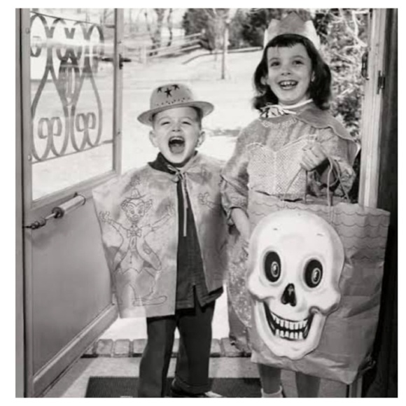 ❌ 10/31 TGIFF! FASHION FRIDAY VINTAGE SHARE GROUP THAT IS! - Picture 9 of 14